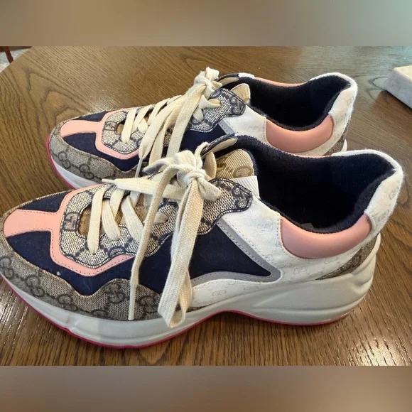 Gucci Women’s Sneakers in Pink and Navy - Picture 2 of 5
